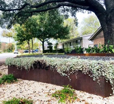 Austin Modern Landscapes Logo