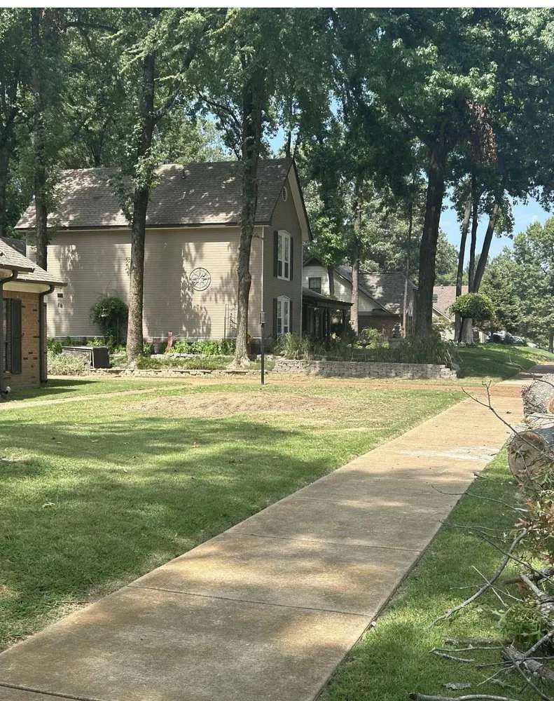 Reliable yard maintenance for residential properties in Hampton, GA by Austin Tree And Lawn Care