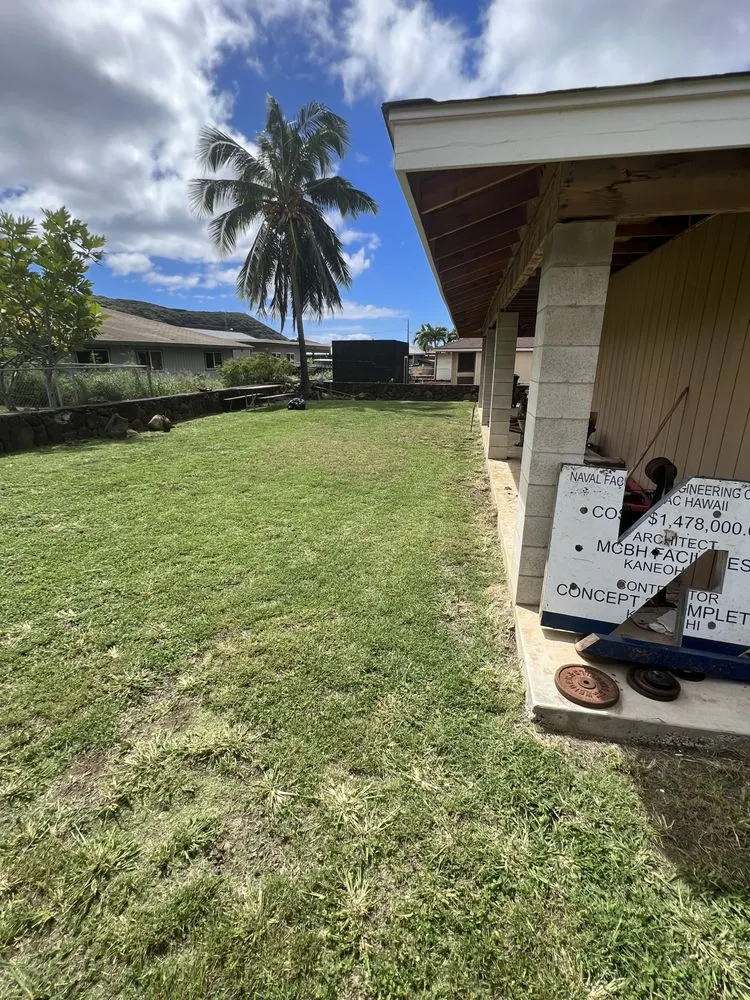 Expert garden landscaping in Waianae, HI by Austin’s lawn services