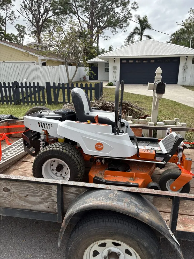 Top-rated yard maintenance in Bradenton, FL by Austin’s Pro Services of Swfl