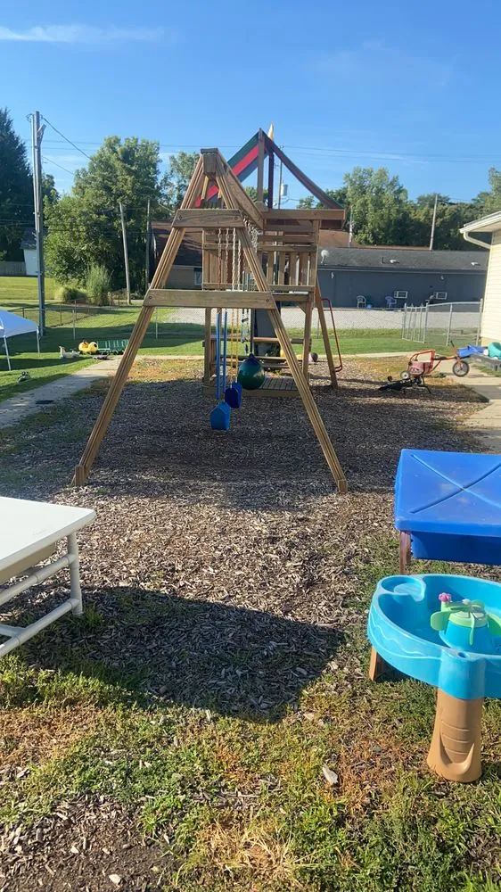 Local lawn mowing service in Lancaster, OH by Austin’s property services