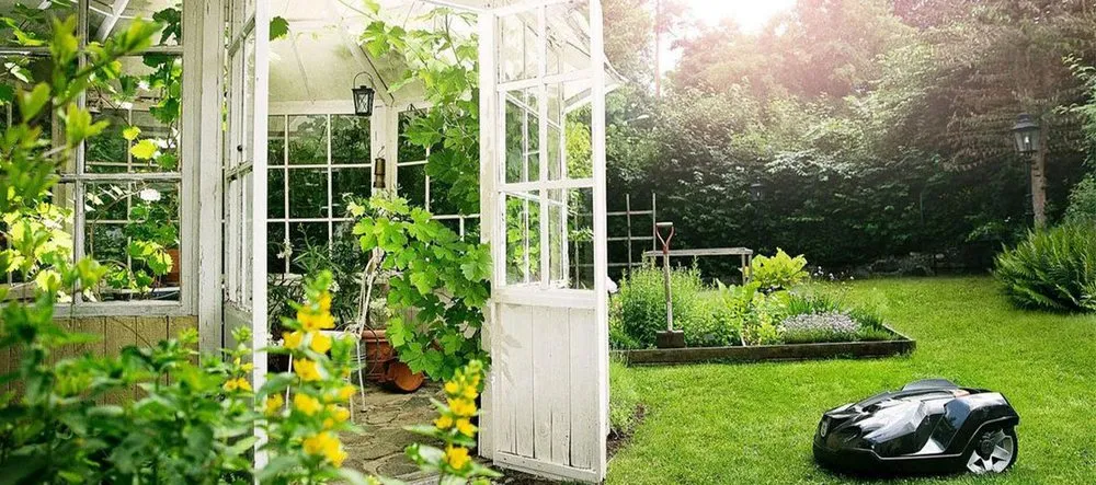 Custom garden landscaping for outdoor upgrades across Carlsbad, NM - Auto Mow Co