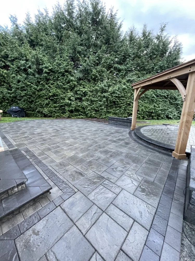 Reliable lawn mowing service in Everett, WA - AV Landscaping