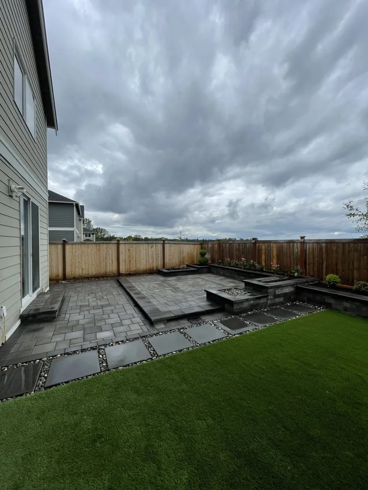Top-rated yard cleanup service in Everett, WA by AV Landscaping