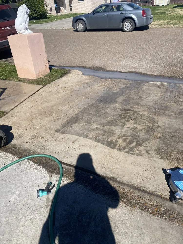 Professional lawn mowing service experts serving Mission, TX - A&V landscaping