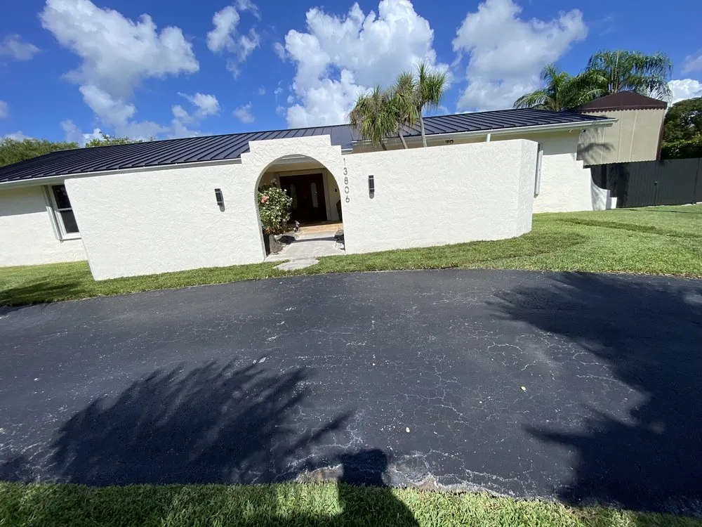 Top-rated yard cleanup service experts serving Homestead, FL - A&V Lawn