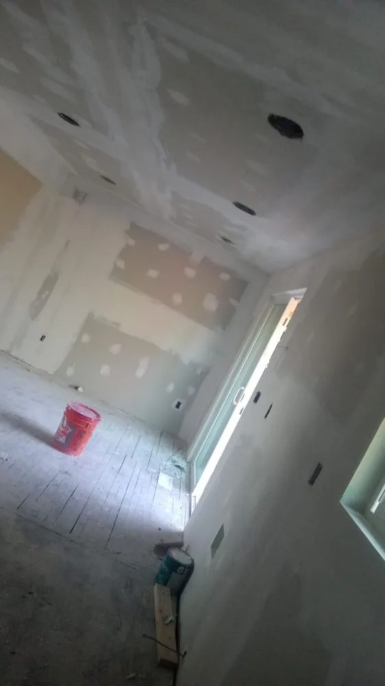 Affordable yard maintenance in Indianapolis, IN - AV Painting