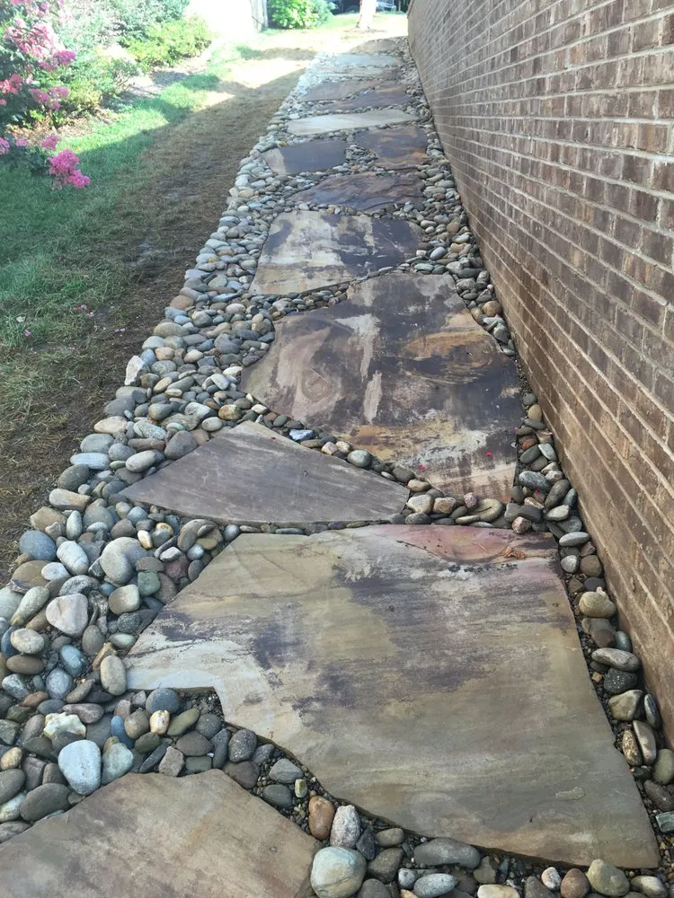 Affordable landscape design in Knoxville, TN by AvaLawn