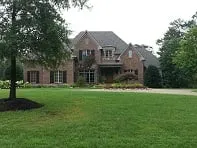 Professional lawn care service for year-round maintenance in Knoxville, TN by AvaLawn