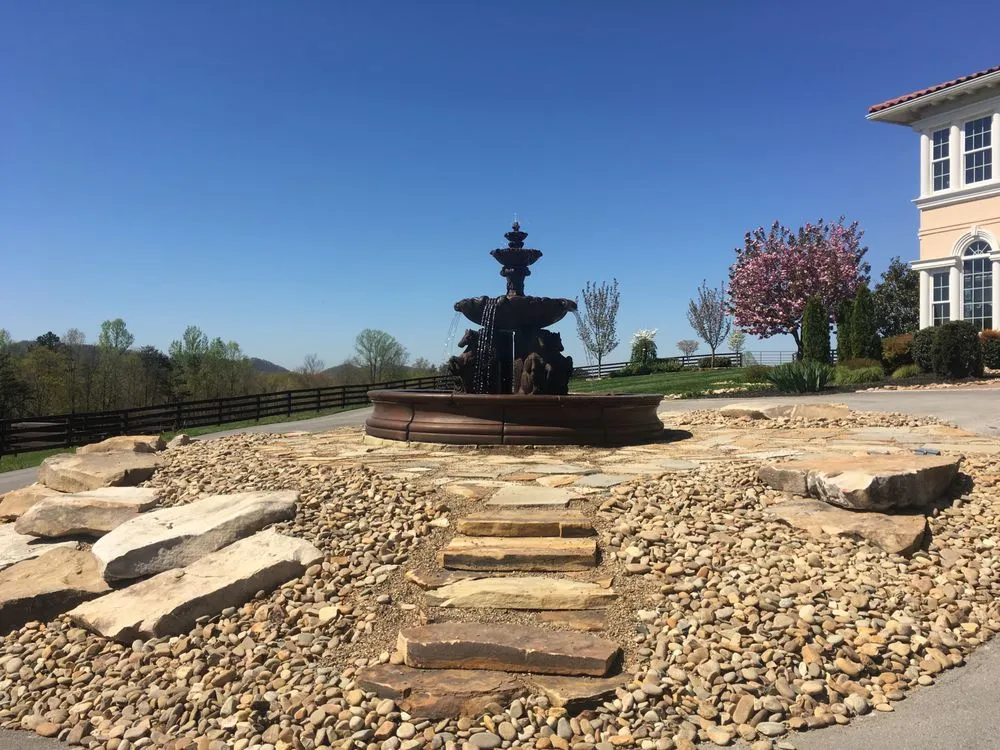 Professional lawn mowing service in Knoxville, TN - AvaLawn