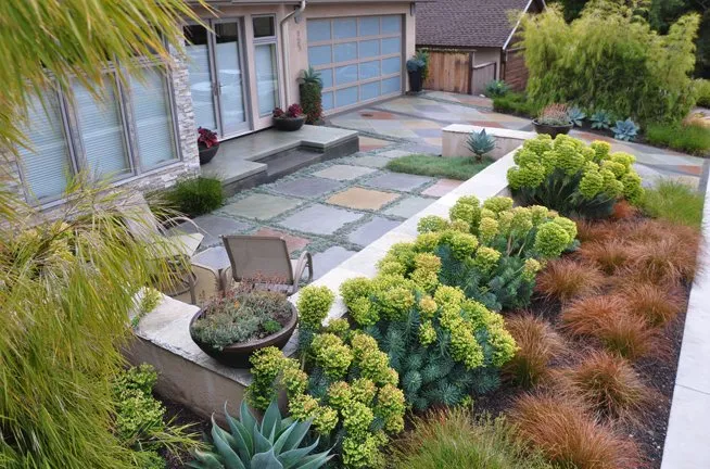 Professional garden landscaping for beautiful yards in Santa Cruz, CA by Avalon Landscapes