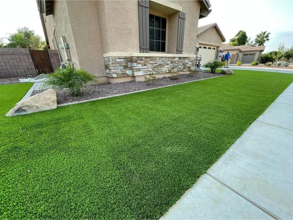 Top-rated lawn care service for year-round maintenance across Queen Creek, AZ - Avant-Garden Design and Landscape