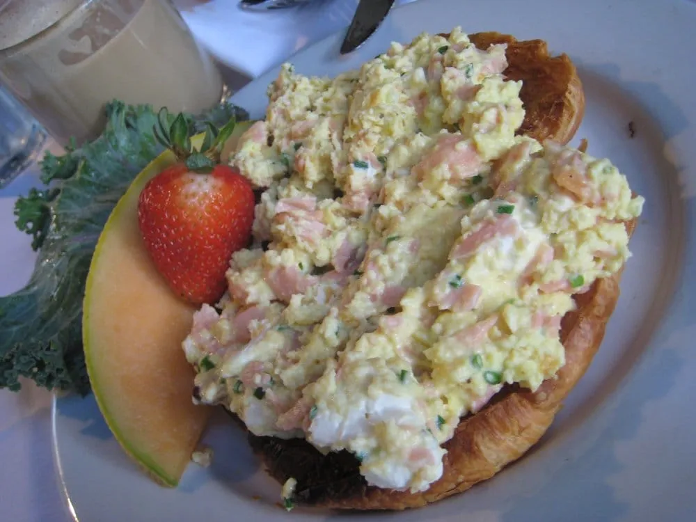 Affordable lawn care service for year-round maintenance in Queen Creek, AZ by Avant-Garden Design and Landscape