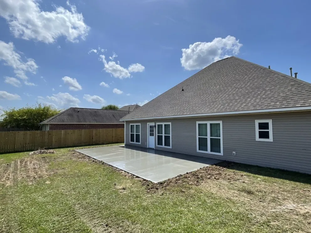 Expert yard maintenance in Denham Springs, LA by Avara Development