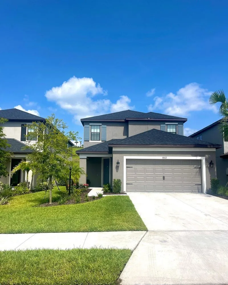 Trusted yard cleanup service in Bradenton, FL - Aversa Outdoor