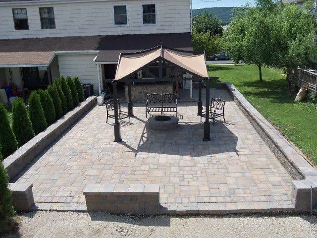 Professional lawn care service experts serving Emmaus, PA - Avery's Landscaping