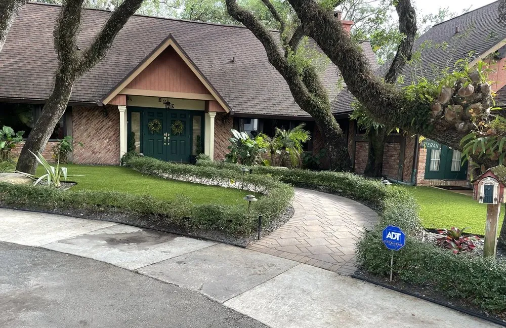 Custom residential landscaping with custom design in Parkland, FL by Aviator Dreamscapes