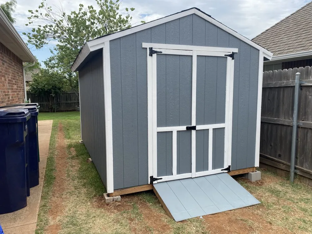 Custom yard maintenance for beautiful yards in Edmond, OK by Avila Green Enterprises