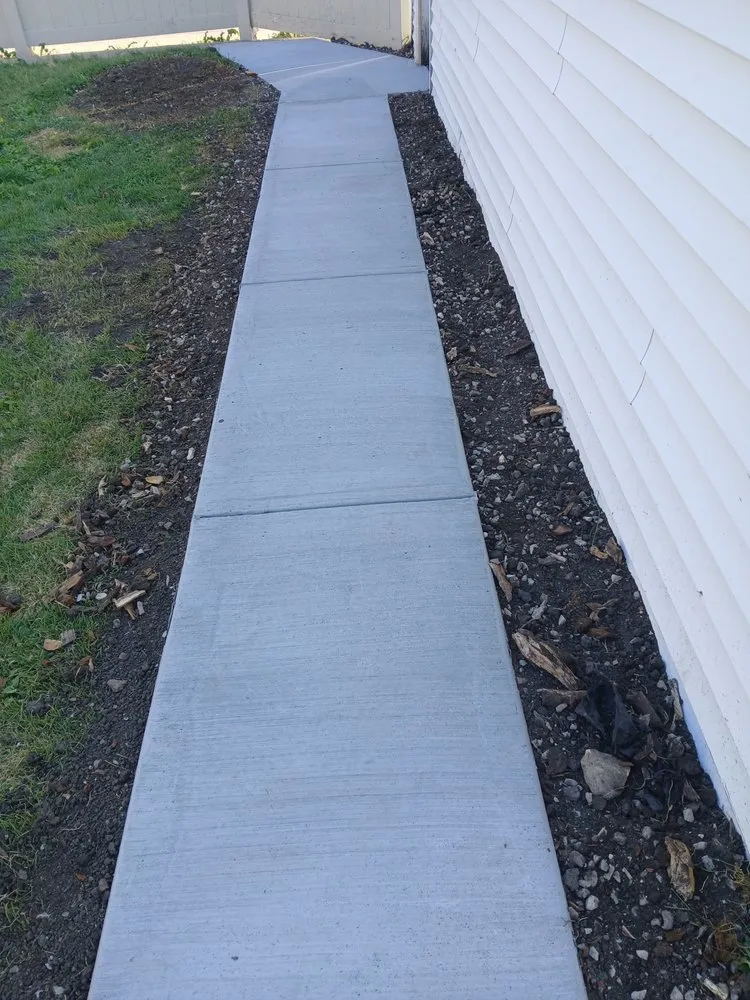 Expert yard maintenance experts serving Cicero, IL - Avila Landscaping