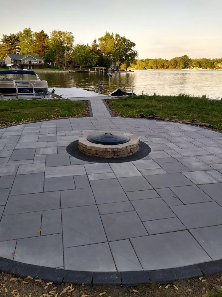 Affordable lawn mowing service experts serving Cicero, IL - Avila Landscaping