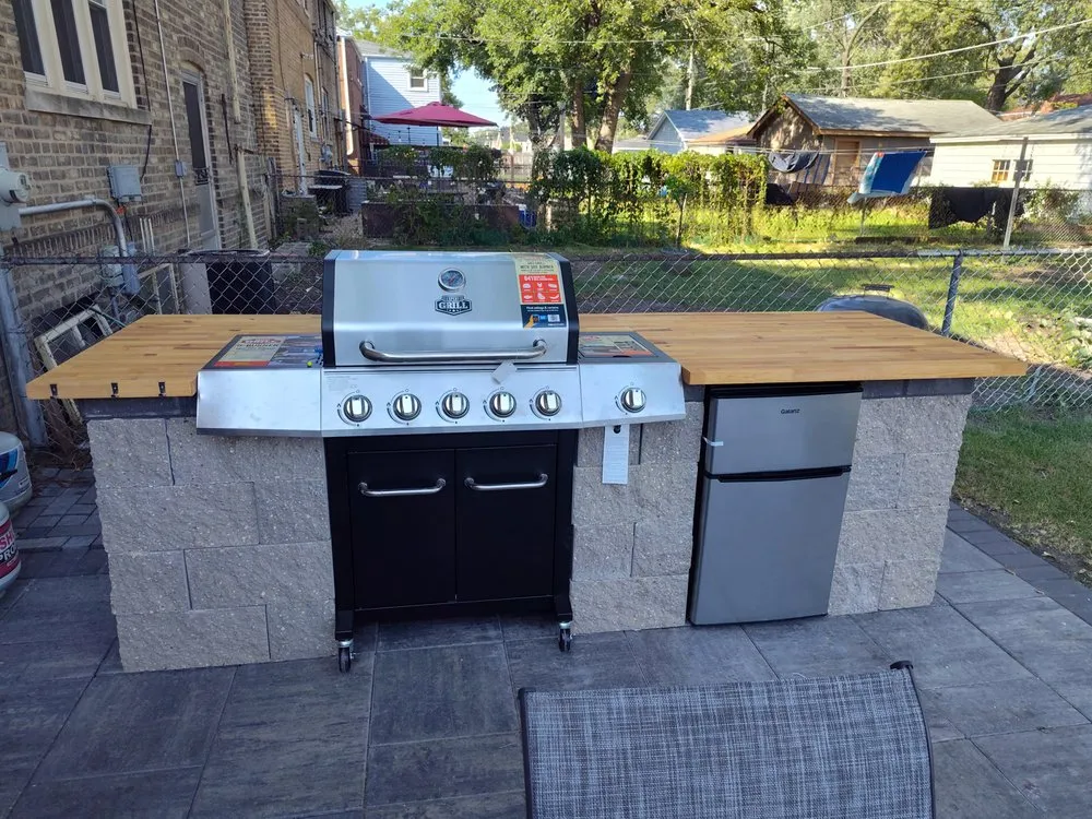 Trusted residential landscaping with custom design in Cicero, IL by Avila Landscaping