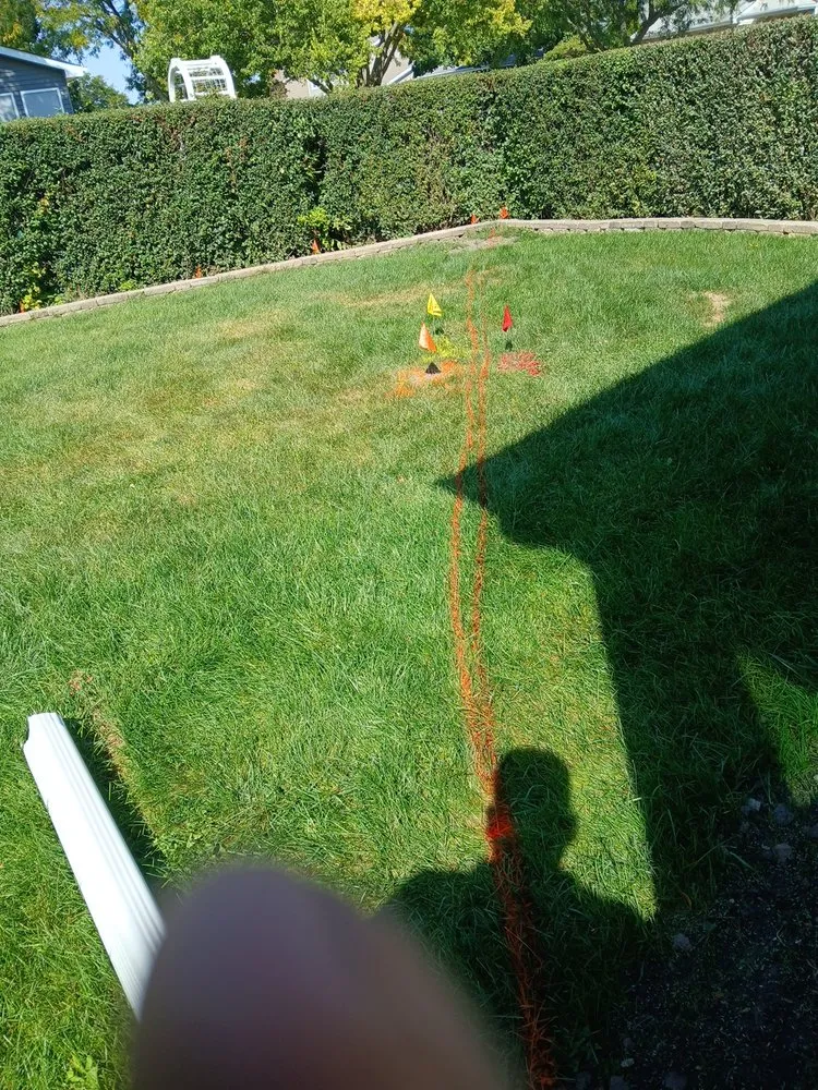 Professional lawn mowing service experts serving Cicero, IL - Avila Landscaping