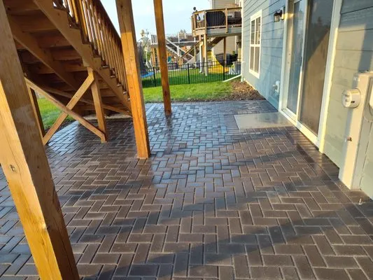 Avila Landscaping Logo