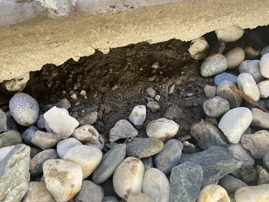 Avila's Construction Logo