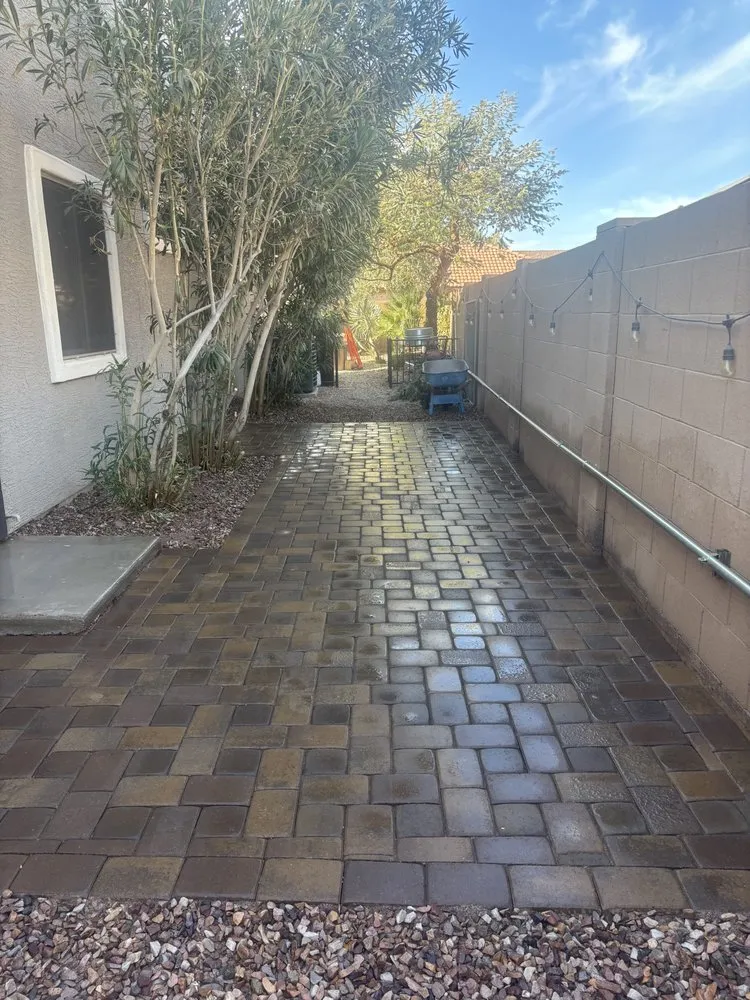 Affordable lawn mowing service experts serving Mesa, AZ - Aviles Landscape