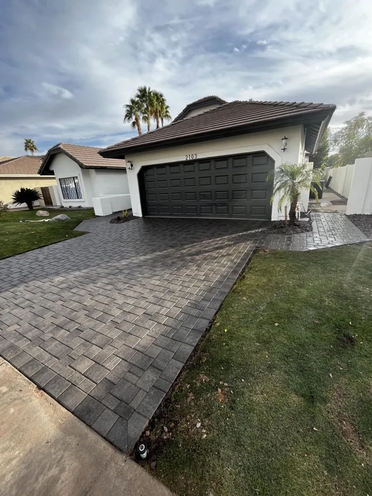 Local lawn mowing service experts serving Mesa, AZ - Aviles Landscape