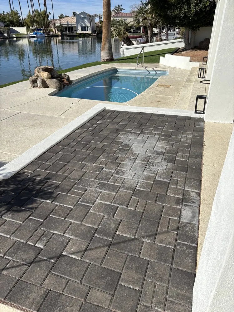 Local yard cleanup service for year-round maintenance in Mesa, AZ by Aviles Landscape