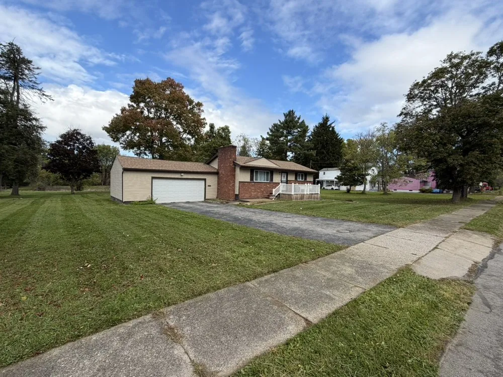 Top-rated residential landscaping experts serving Youngstown, OH - Aviles Landscaping