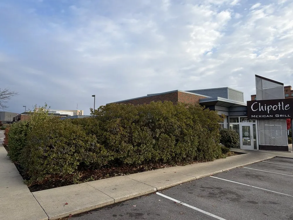 Affordable yard maintenance in Youngstown, OH by Aviles Landscaping