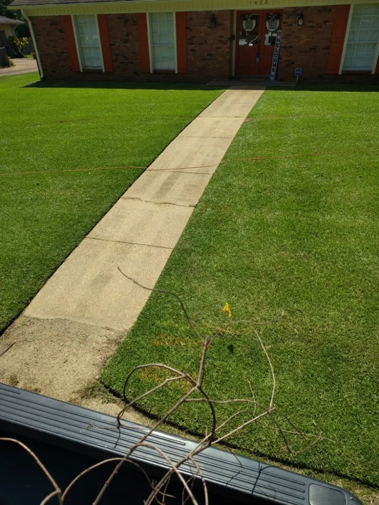 Affordable residential landscaping with custom design in Duck Hill, MS by Avion Harper Sr