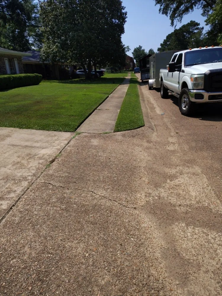 Top-rated garden landscaping experts serving Duck Hill, MS - Avion Harper Sr