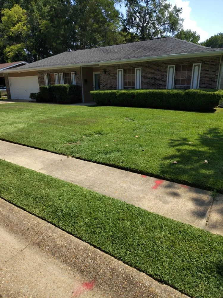 Reliable outdoor landscaping for outdoor upgrades across Duck Hill, MS - Avion Harper Sr