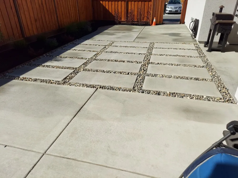 Affordable yard cleanup service for homes in Salinas, CA by AVM Landscaping