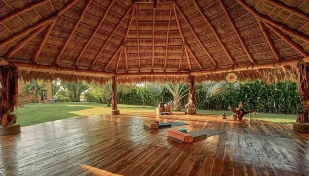 Reliable lawn mowing service in Fresno, CA by Avr Lawns Service