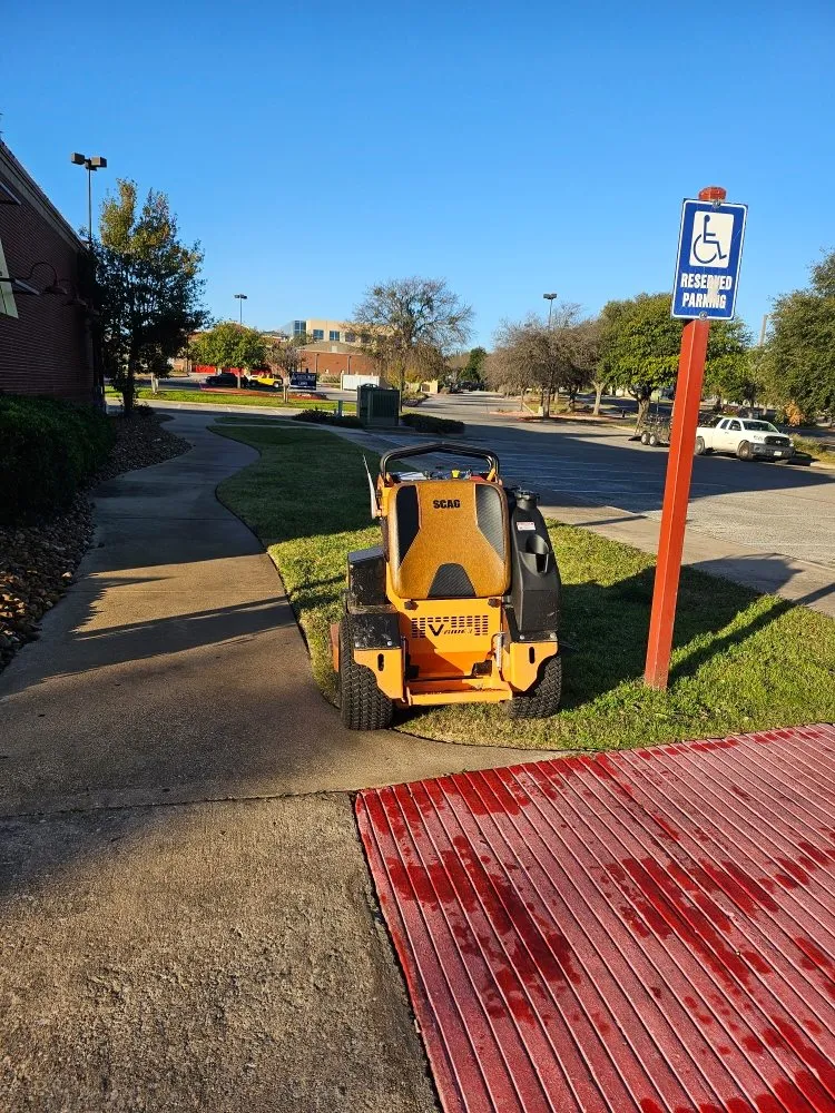 Custom residential landscaping in Manor, TX by Avx & Zumba