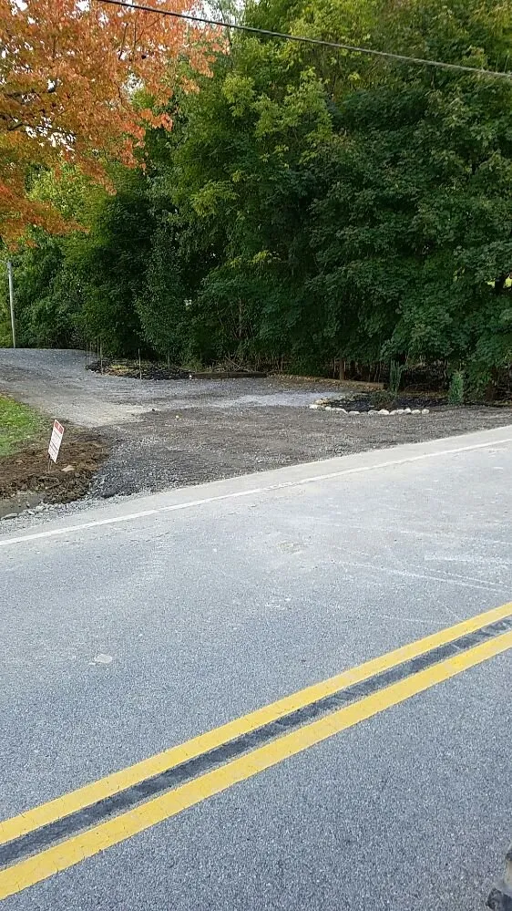 Top-rated yard cleanup service in Warren, OH - AW Lawn Maintenance & Landscaping