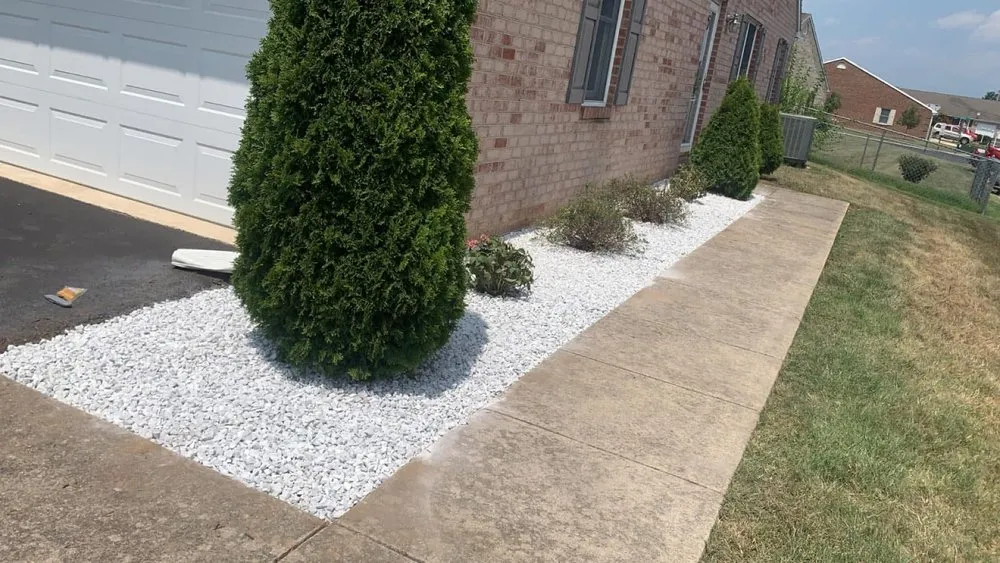 Top-rated lawn mowing service in Waynesboro, PA - A&W Tree And Lawn