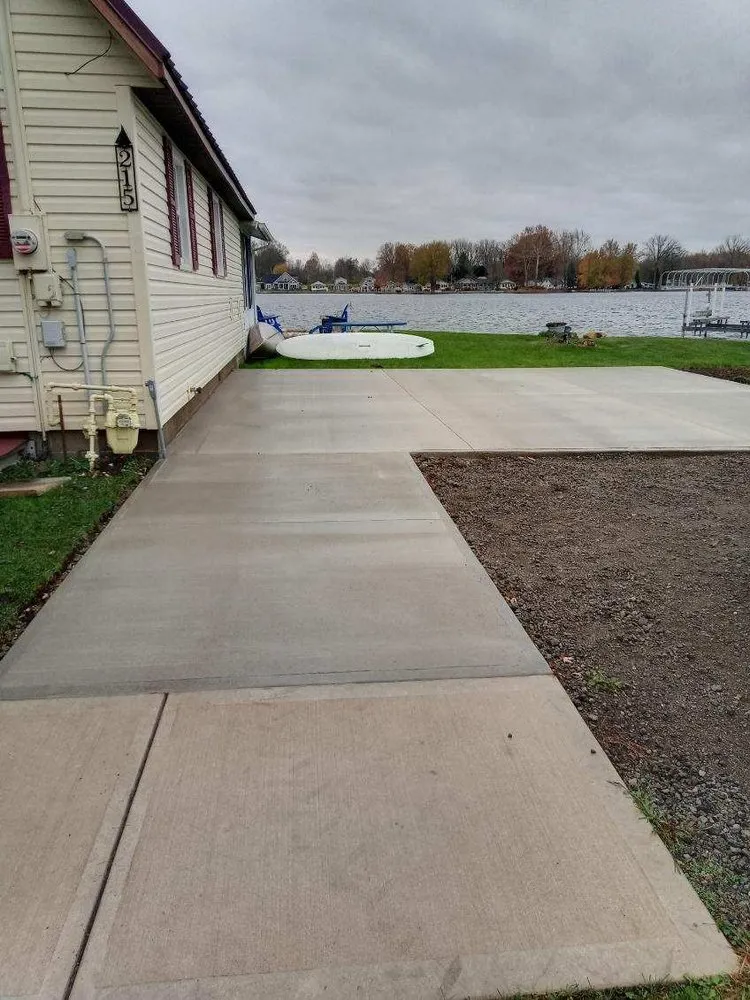 Reliable landscaping services in Syracuse, IN - Axis Concrete & Hardscapes