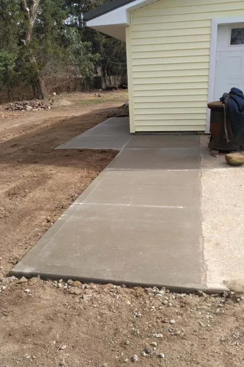 Custom landscape design in Syracuse, IN - Axis Concrete & Hardscapes