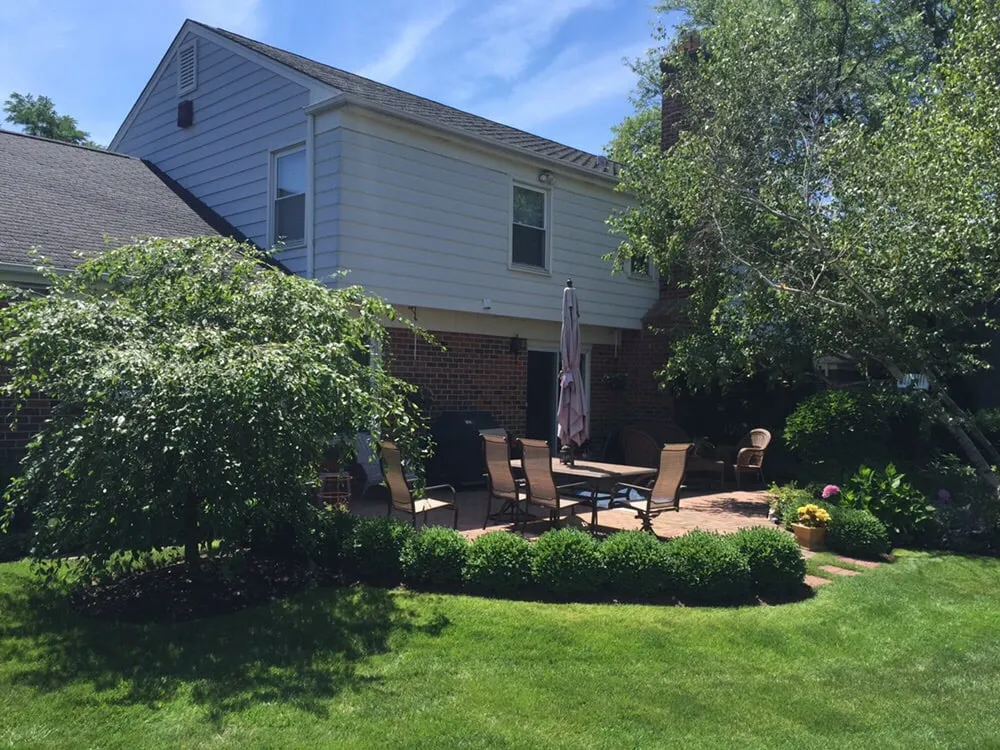 Affordable garden landscaping in Mundelein, IL - Ayala Landscape