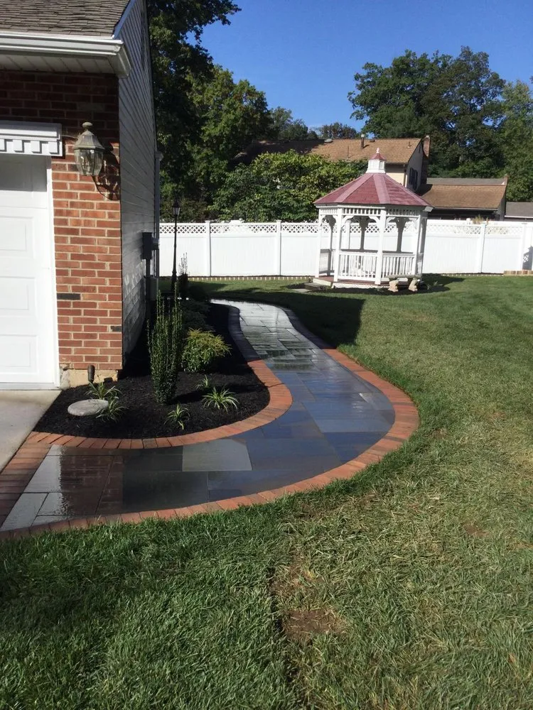 Expert garden landscaping experts serving New Castle, DE - Ayala Landscaping