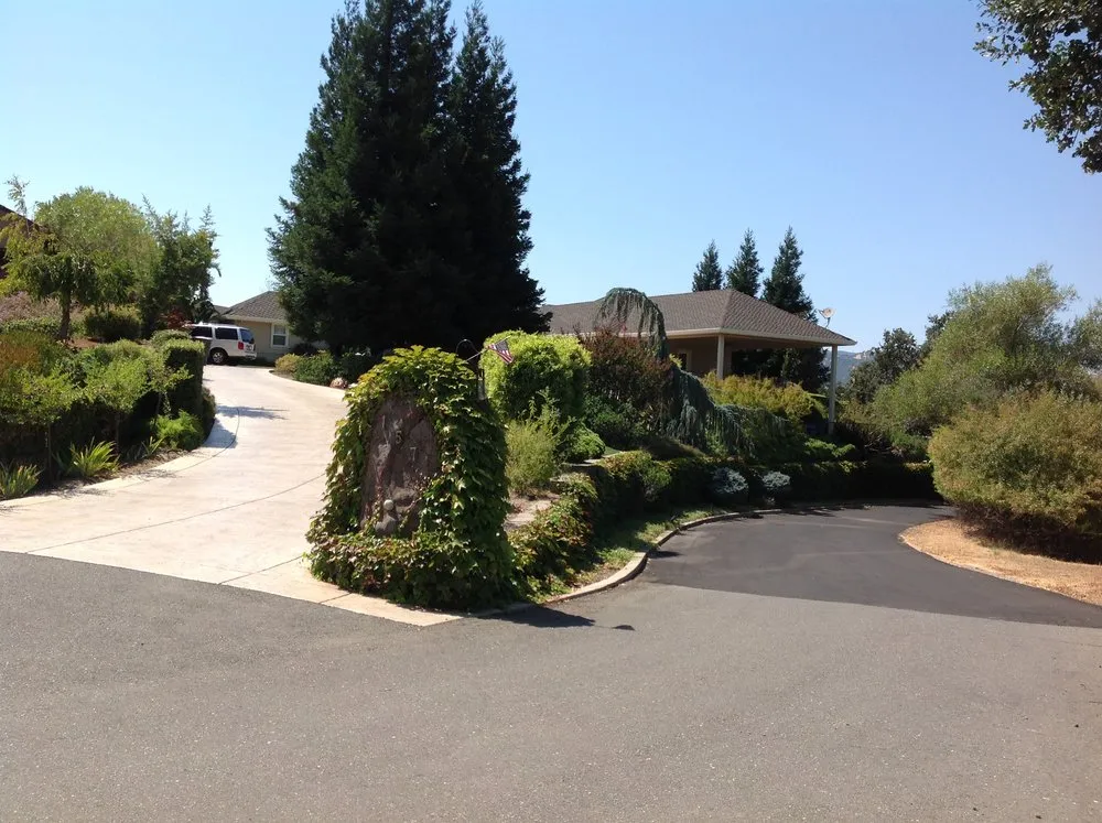Custom lawn care service experts serving Vacaville, CA - Ayala Western Panoramics