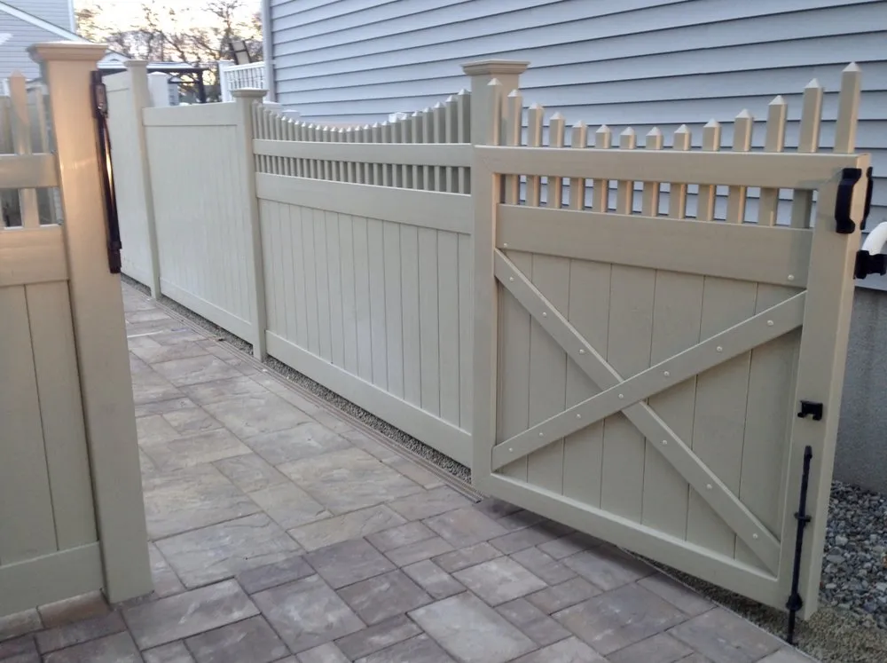 Expert garden landscaping with custom design in Simpsonvillle, SC by Ayers Landscape Design & Contracting
