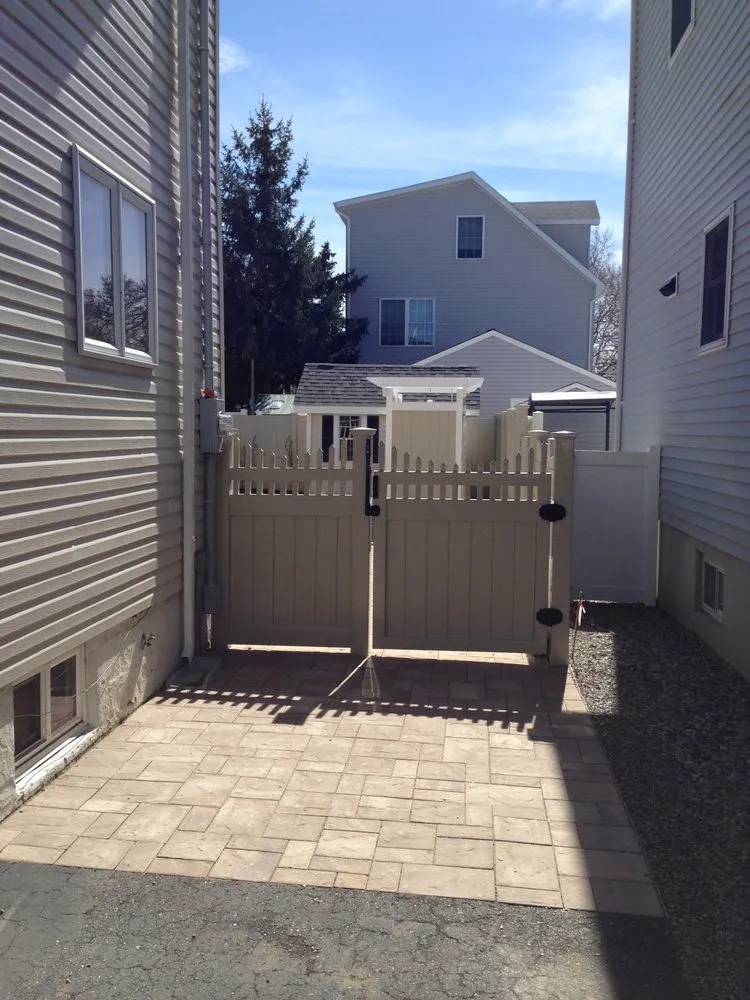 Top-rated yard cleanup service in Simpsonvillle, SC by Ayers Landscape Design & Contracting
