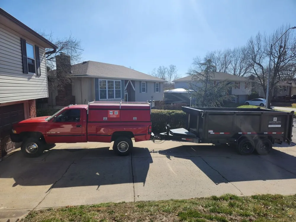 Top-rated yard cleanup service in Independence, MO by Ayers Ventures