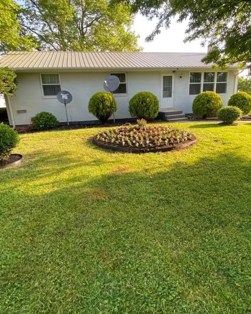 Expert lawn care service in Warwick, MD - Ayon Lawn Care
